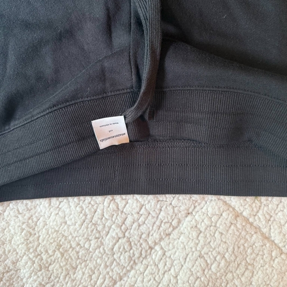 Amazon Essentials Charcoal Shorts - Picture 4 of 4
